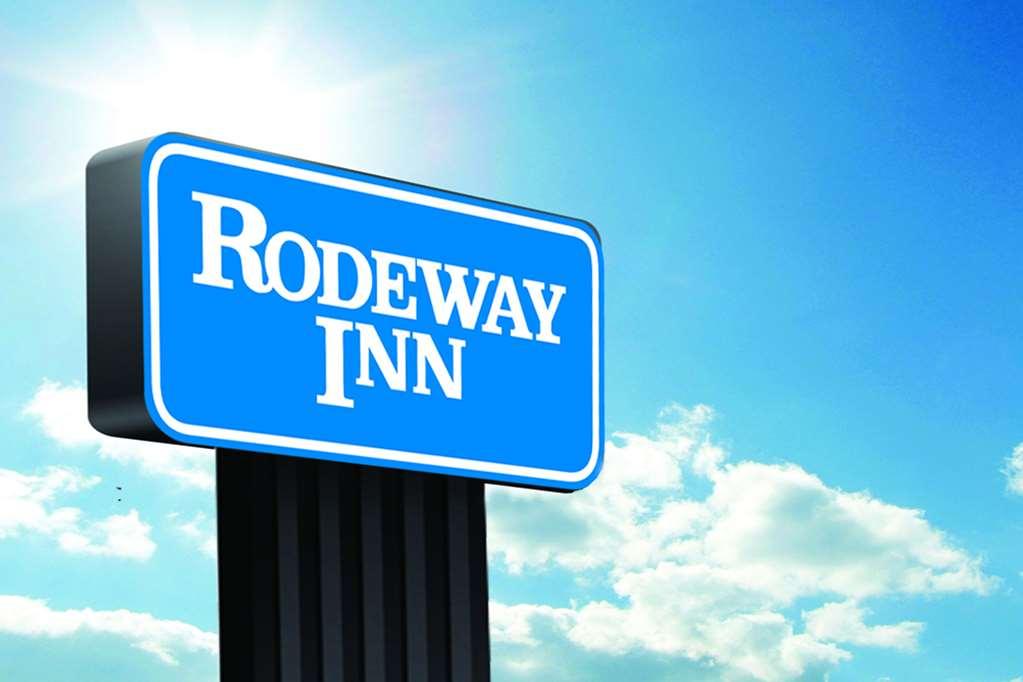 Rodeway Inn Flora Exteriér fotografie